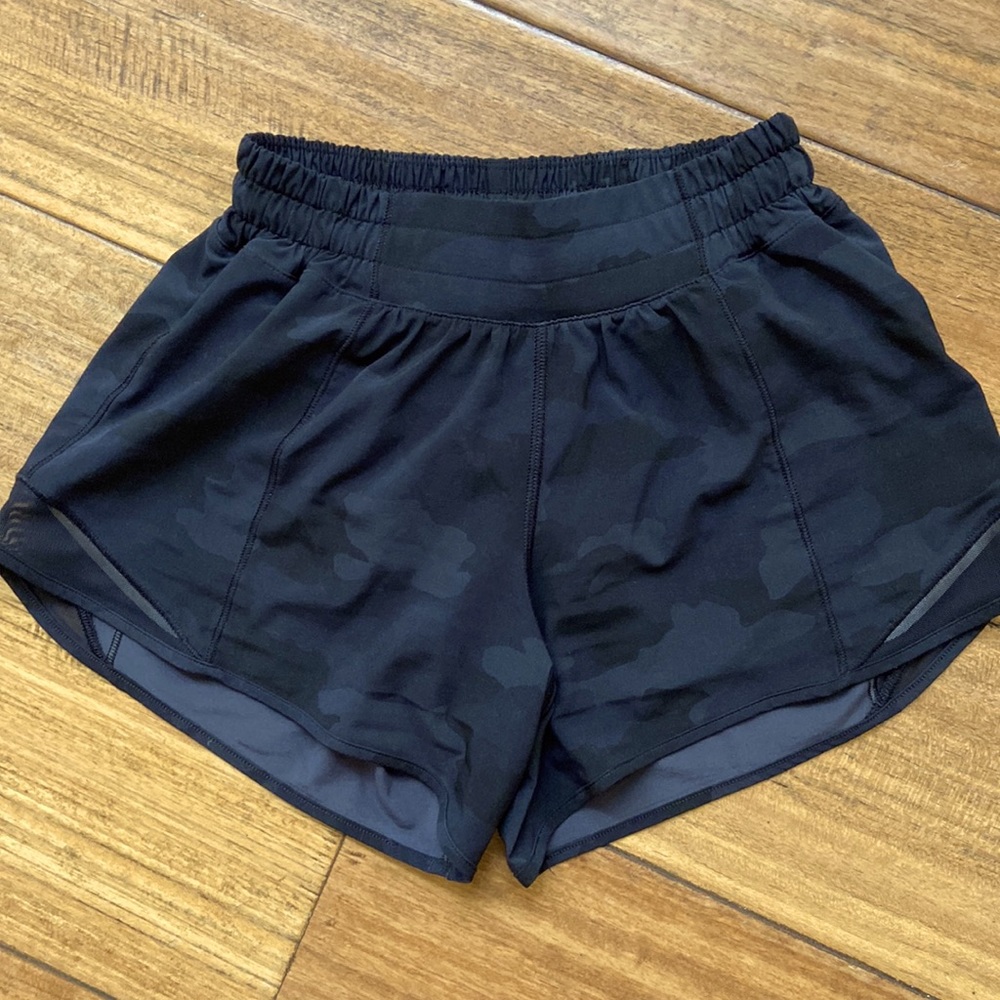 Lululemon hotty hot lined shorts, 4 inch